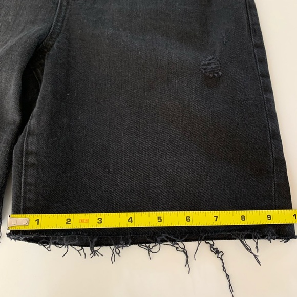 Old Navy Women’s Size 2 Extra High Rise Sky-Hi Bottom-Fly Cut-Off Jean Short - Picture 7 of 8